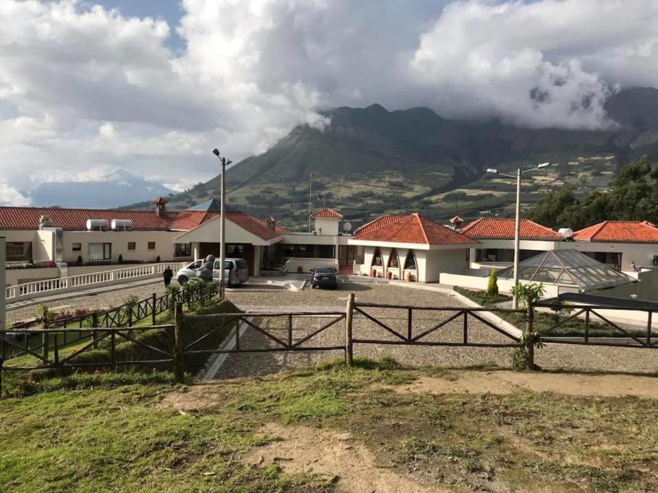 Hotel Medina Del Lago Otavalo Exteriör bild