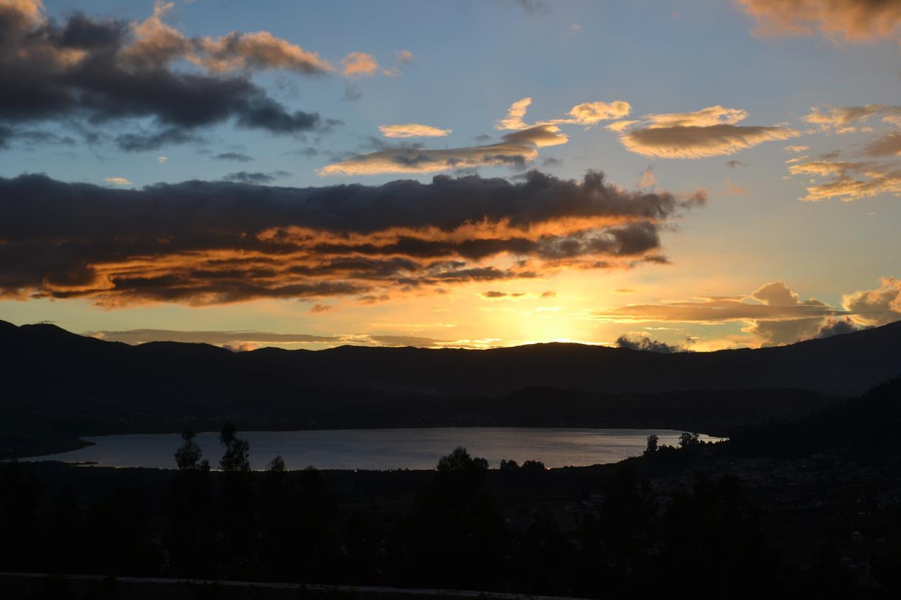 Hotel Medina Del Lago Otavalo Exteriör bild